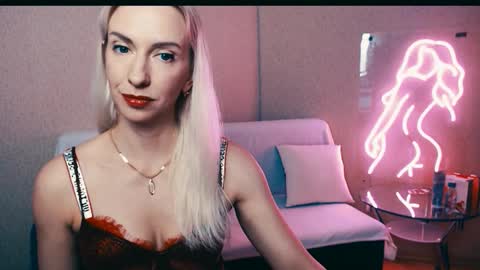 Snapshot of cute_smile_shy chatting on 11.01.25 cute_smile_shy online show from 11.01.25