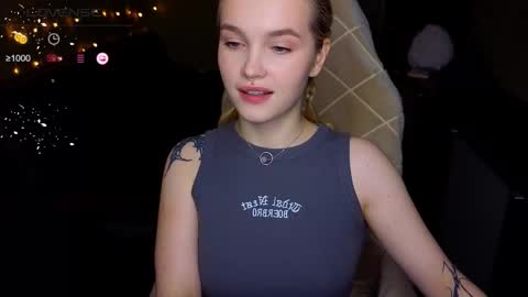 Snapshot of cute_summer_breathe chatting on 11.10.25 Sue online show from 11.10.25