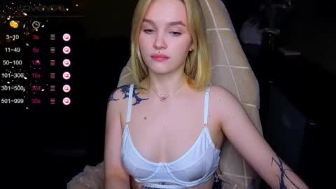 Snapshot of cute_summer_breathe chatting on 11.16.25 Sue online show from 11.16.25