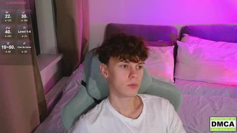 Snapshot of cute_thomas chatting on 02.10.26 Thomas - online show from 02.10.26