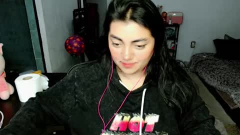 Snapshot of cuteambervi chatting on 11.29.25 Princess Amber online show from 11.29.25