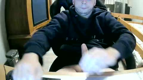 Snapshot of cuteboy090 chatting on 10.29.25 Cuteboy090 online show from 10.29.25