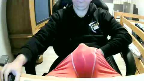 Snapshot of cuteboy090 chatting on 11.29.25 Cuteboy090 online show from 11.29.25