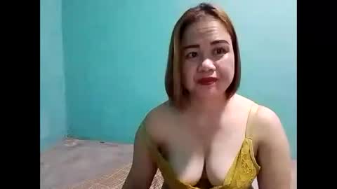 Snapshot of cutechey06 chatting on 12.11.24 Sky online show from 12.11.24