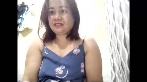 Snapshot of cutechey06 chatting on 12.03.25 Sky online show from 12.03.25