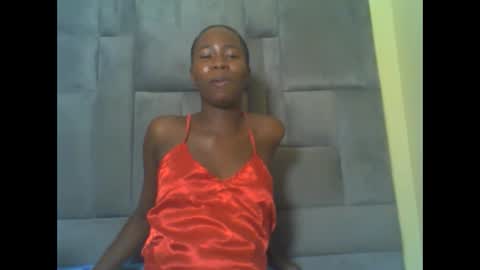 Snapshot of cuteebony16 chatting on 06.01.26 tawi online show from 06.01.26