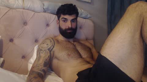 Snapshot of cuteeboy chatting on 01.28.25 cuteeboy online show from 01.28.25