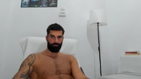 Snapshot of cuteeboy chatting on 09.29.25 cuteeboy online show from 09.29.25