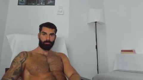 Snapshot of cuteeboy chatting on 10.05.25 cuteeboy online show from 10.05.25