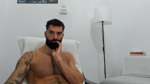 Snapshot of cuteeboy chatting on 10.08.25 cuteeboy online show from 10.08.25