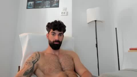 Snapshot of cuteeboy chatting on 06.19.26 cuteeboy online show from 06.19.26