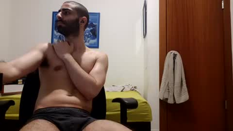 Snapshot of cuteguy52 chatting on 06.11.26 cuteguy52 online show from 06.11.26