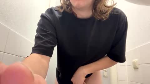 Snapshot of cuteguy6668889 chatting on 01.09.26 Cutegoth online show from 01.09.26