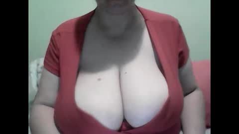 Snapshot of cutejessytom chatting on 01.07.26 Jessy online show from 01.07.26