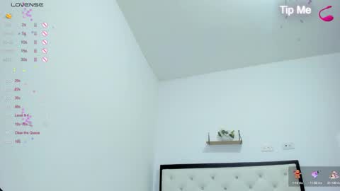 Snapshot of cutelatinax chatting on 12.29.24 cutelatinax Twtter  Onlyfns online show from 12.29.24