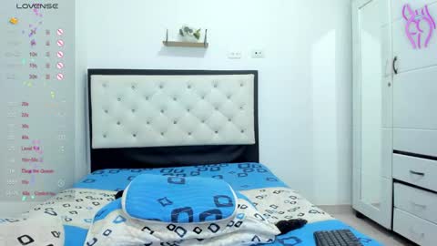 Snapshot of cutelatinax chatting on 02.15.25 cutelatinax Twtter  Onlyfns online show from 02.15.25