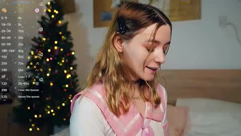 Snapshot of cutenass chatting on 01.07.26 Mary online show from 01.07.26