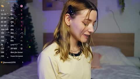 Snapshot of cutenass chatting on 01.09.26 Mary online show from 01.09.26