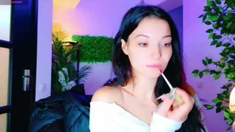 cuteness__girl online show from 10.20.25