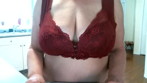 Snapshot of cutenlittle28 chatting on 03.07.25 CuteNlil online show from 03.07.25