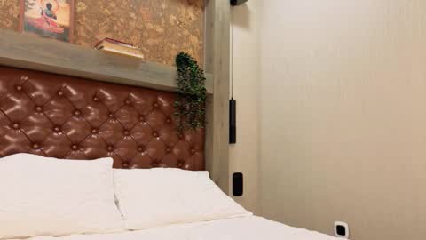 Kim online show from 11.24.25