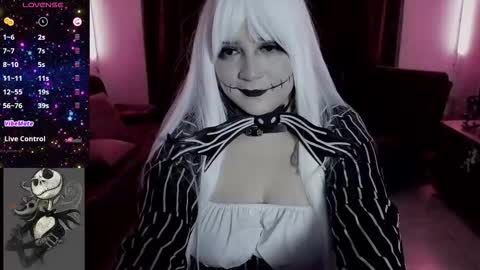 Snapshot of cutesarah_10 chatting on 10.05.25 cutesarah_10 online show from 10.05.25