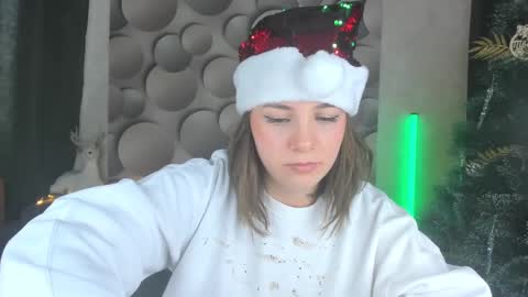 Snapshot of cutesmile_sharon chatting on 12.22.24 cutesmile sharon online show from 12.22.24