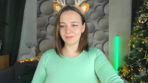 Snapshot of cutesmile_sharon chatting on 12.30.24 cutesmile sharon online show from 12.30.24