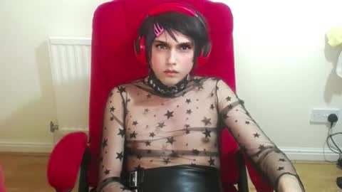 Snapshot of cutest_princess chatting on 11.04.25 cutest_princess online show from 11.04.25