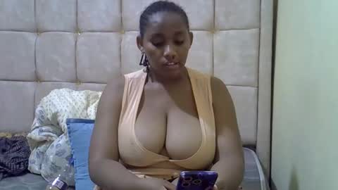 Snapshot of cutestebony1 chatting on 10.08.25 cutestebony1 online show from 10.08.25