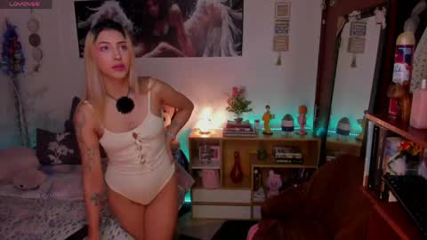 Snapshot of cuteweed420 chatting on 04.17.26 cuteweed420 online show from 04.17.26