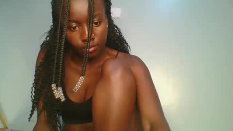 Snapshot of cutie_choco chatting on 11.10.25 cutie_choco online show from 11.10.25