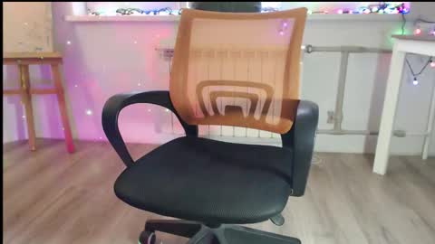 Snapshot of cutie_peach chatting on 02.14.26 cutie_peach online show from 02.14.26