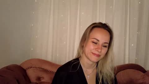 cutie_xoxo_ online show from 08.06.26