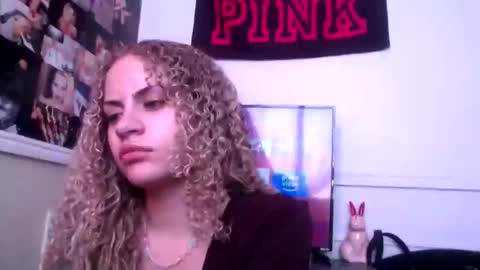 cutiekaylee online show from 10.19.25