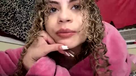 cutiekaylee online show from 12.19.25