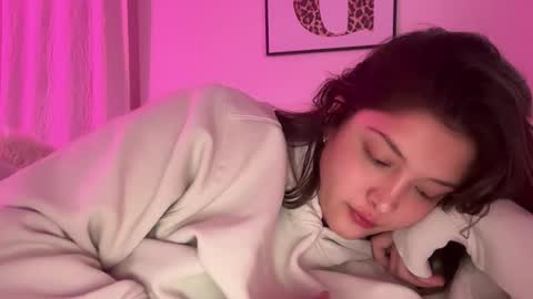 Snapshot of cutieoggg420 chatting on 11.20.25 Cutieoggg420 online show from 11.20.25