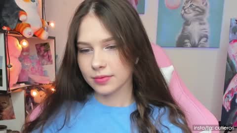 Rori  Instagram cutierori  online show from 12.13.24