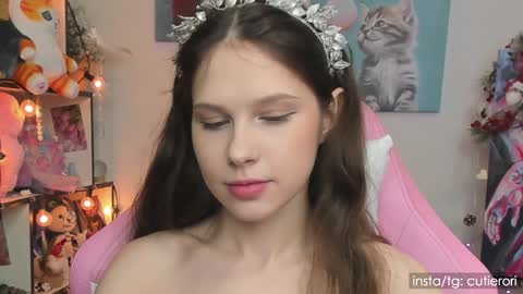 Rori  Instagram cutierori  online show from 01.13.25