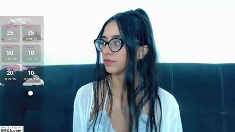 miss ari  online show from 11.18.25