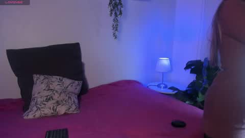 Laura online show from 04.30.26
