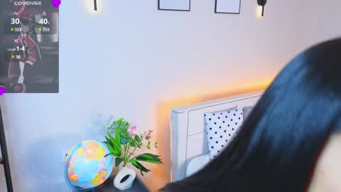 Snapshot of cweneharwick chatting on 01.17.25 Welcome in my room My name is Mila did you miss me lets play - check menu to have fun online show from 01.17.25