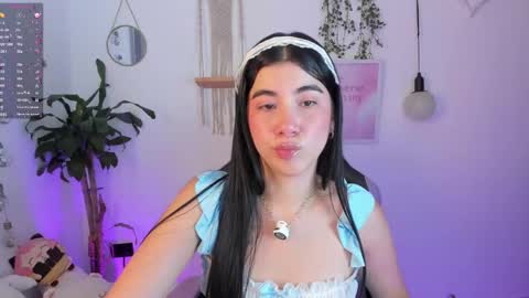 Snapshot of cyber_lizz chatting on 04.27.26 Liz online show from 04.27.26