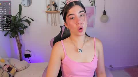 Snapshot of cyber_lizz chatting on 04.29.26 Liz online show from 04.29.26