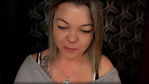 Snapshot of cyberdomme chatting on 02.15.25 Full time mean bitch. online show from 02.15.25