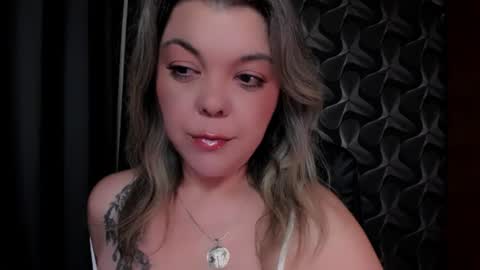 Snapshot of cyberdomme chatting on 06.12.26 Full time mean bitch. online show from 06.12.26