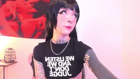 cel I am independent Help me reach 200 thumbs up uwu online show from 11.12.25