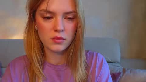 Snapshot of cyberl0ve_ chatting on 03.18.26 Im Emi streaming with my friend Reyna today online show from 03.18.26