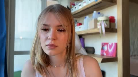 Snapshot of cyberl0ve_ chatting on 05.17.26 Im Emi streaming with my friend Reyna today online show from 05.17.26