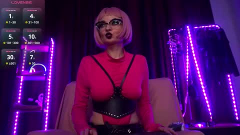 Snapshot of cyberxgoddess_ chatting on 09.10.25 Lily Goddess online show from 09.10.25